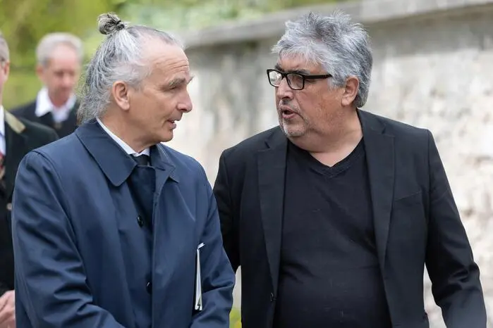 Auch Kulturkenner Hans Fuchs (rechts) war bei der Verabschiedung
