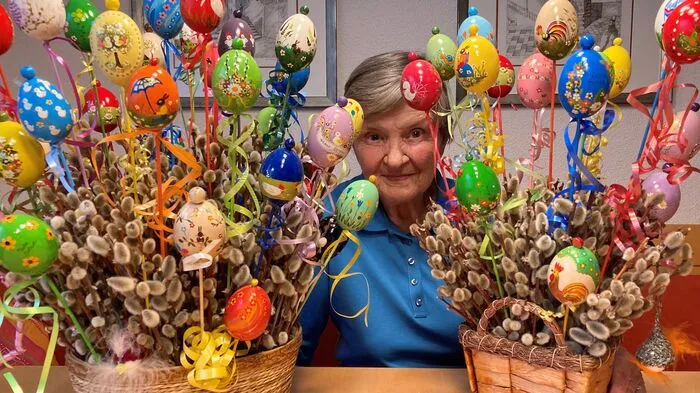 Den großartigen 5. Platz bei rund 400 Einsendungen belegt Margit Hübel aus Klagenfurt. Das liebste Hobby der 90-Jährigen: Das Bemalen von Ostereiern - und zwar ganzjährig.