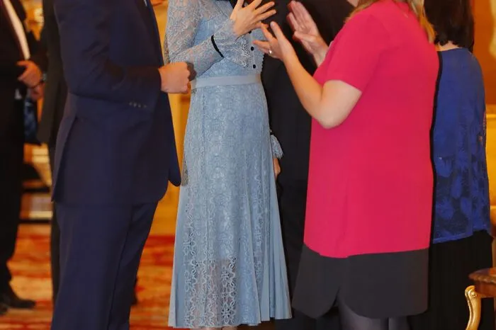 Danach wurde es still um Kate. Sie leidet nämlich - wie auch schon in den beiden vorherigen Schwangerschaften - an einer schweren Form der Morgenübelkeit.