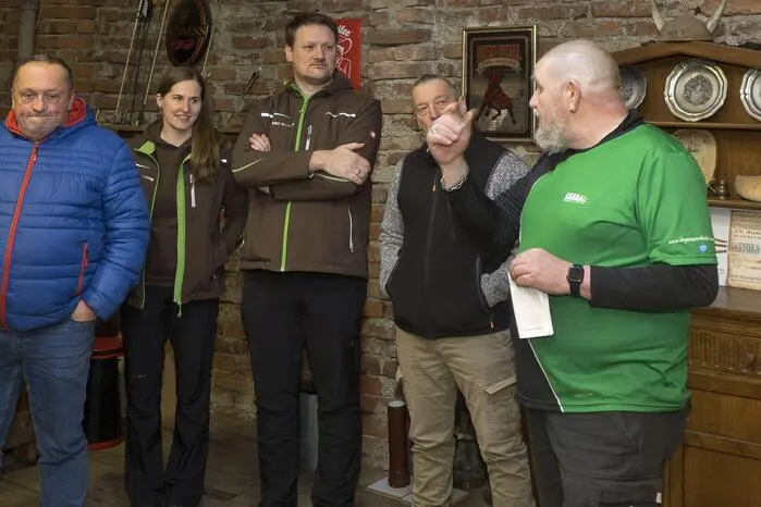 Obmann Rafael Grasser konnte dazu zahlreiche Teilnehmer sowie mit Weltmeisterin Susanne Radauer und Europameisterin Maria Wiesbauer zwei hochkarätige Gastschützinnen begrüßen.