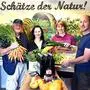 Susanne und Franz Höfferer, Barbara und Andreas Urbanek bilden das Gemüsequadrat