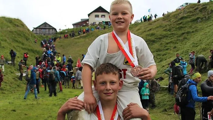 Die "Goldjungen" Maximilian Wibmer und Matthäus Gander