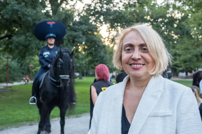 Intendantin Ekaterian Degot im Volksgarten bei "Disorder Patrol".
