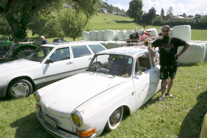 Übrigens: Aus ganz Österreich waren die stolzen Autobesitzer mit ihren fahrbaren Untersätzen angereist.