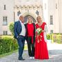 Werner Monsberger und Irene Grün mit der Tochter der Braut (Mitte) auf Schloss Wolfsberg