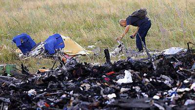 Vom Flug MH17 blieb nur Trümmerhaufen zurück