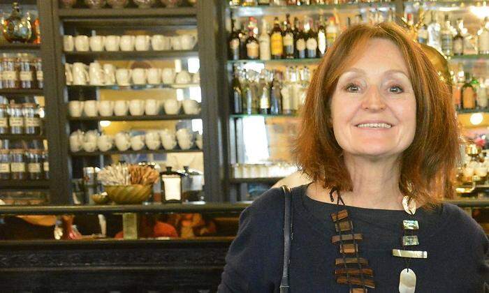 Stadtführerin Paola Alessandra Alzetta – hier im berühmten Caffè San Marco 