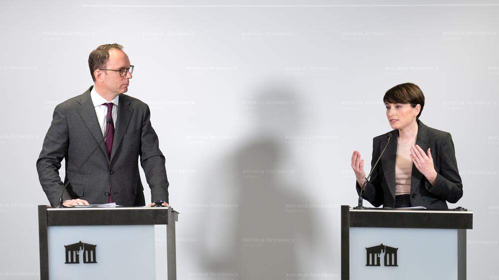 Grünen-Klubchefin Sigi Maurer und der Abgeordnete Andreas Ottenschläger (ÖVP) hatten den Entwurf im Febraur präsentiert