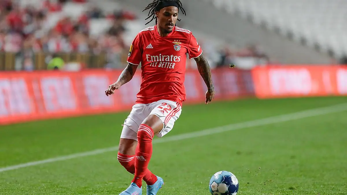 Valentino Lazaro fühlt sich bei Benfica wohl