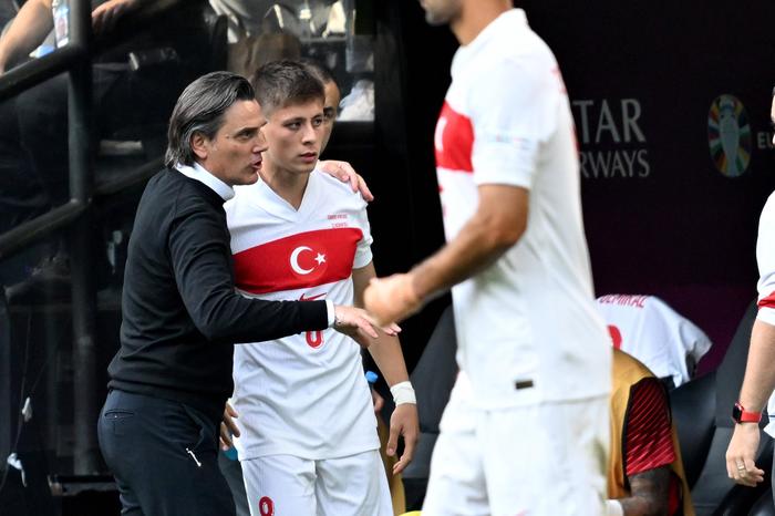 Sorgte für Aufregung: Im zweiten Gruppenspiel wurde Arda Güler von Türkei-Coach Coach Vincenzo Montella nur eingewechselt