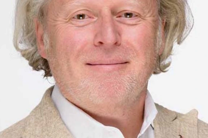 Thomas Kreuzer | Stv. Leitung | Lobkowitzplatz 1, 1010 Wien | Tel. 0660-105 43 88 | thomas.kreuzer@kleinezeitung.at