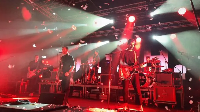 "Josh" sorge mit alten und neuen "Hits" für mitreißende Stimmung bei den Konzertbesuchern.