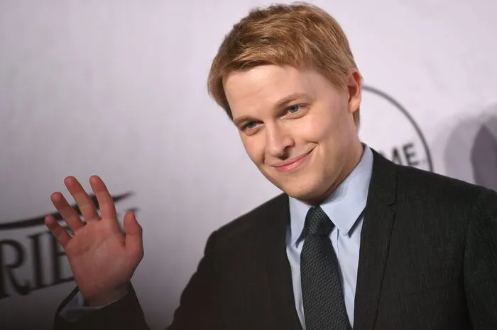 ... sowie Ronan Farrow (Sohn von Mia Farrow und Woody Allen) für den "New Yorker". Sie hatten mit ihren Berichten im Oktober 2017 die #MeToo-Bewegung losgetreten, in der sich Opfer sexueller Übergriffe zu Wort meldeten. Die Bewegung breitete sich in den Monaten darauf auf andere Branchen und in andere Länder aus.
