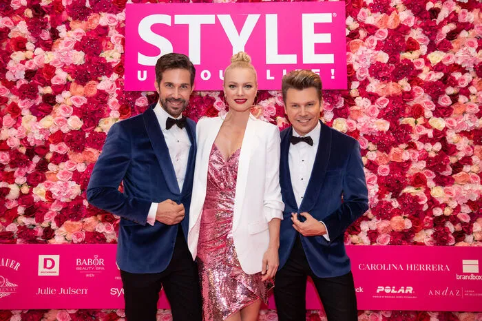 Lameraner und Weiss mit Franziska Knuppe, deutsches Topmodel und Moderatorin von "Austria's Next Topmodel" - sie war das Covergirl der ersten Ausgabe und durfte zum Jubiläum wieder die Titelseite zieren. „Ich habe den Mut der beiden wirklich bewundert, ihr eigenes Mode Magazin zu kreieren. Ich musste damals nicht eine Sekunde nachdenken, ob ich ihr erstes Cover-Girl werde."