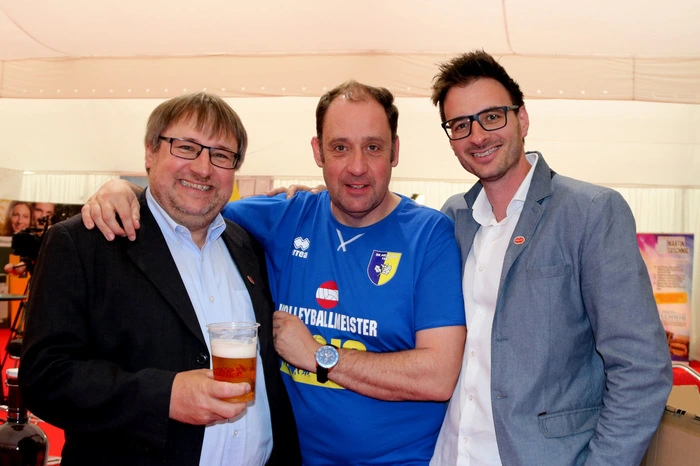 Unter den Gratulanten waren auch Landessportdirektor Arno Arthofer, Bankdirektor Lorenz Kumer, Bürgermeister Stefan Visotschnig und Sportreferent Vizebürgermeister Daniel Wriessnig.