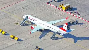 Austrian Airlines Embraer 195 Flugzeug Flughafen Stuttgart Luftaufnahme Stuttgart, Deutschland - 2. September 2016: Eine Embraer 195 der Austrian Airlines mit dem Kennzeichen OE-LWA auf dem Flughafen Stuttgart (STR) in Deutschland. *** Austrian Airlines Embraer 195 aircraft Stuttgart airport Stuttgart aerial photograph Stuttgart Germany 2 September 2016 An Embraer 195 of Austrian Airlines with the registration number OE LWA at Stuttgart airport STR in Germany