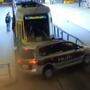 Bei einer Verfolgungsjagd krachte ein Polizeiauto in die Straßenbahn