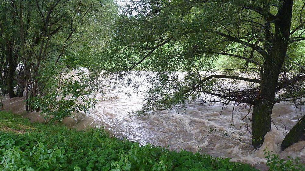 Land unter nach starken Regenfällen: Im Herbst 2014 kam es im Bezirk Voitsberg zu Überschwemmungen und Murenabgängen