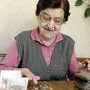 Geldgeschäfte sind für Seniorinnen und Senioren in der Corona-Krise oft eine Herausforderung