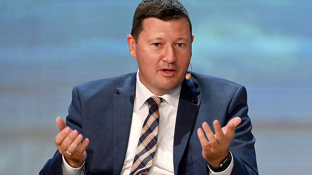 Martin Selmayr zerpflückt den ursprünglichen Antrag von Finanzminister Gernot Blüml regelrecht