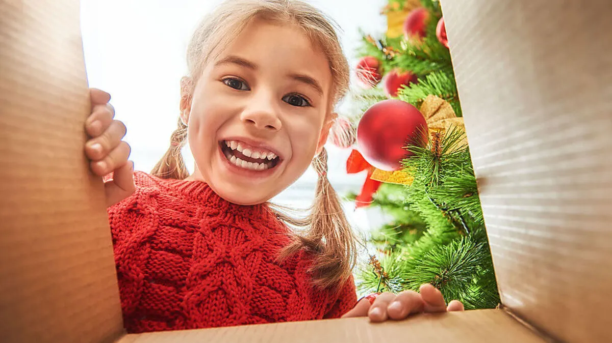 Die Geschenkverpackung sorgt für Spannung, Überraschung und am Ende des Heiligen Abends in den meisten Fällen auch jede Menge Müll