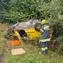 Das Postauto überschlug sich und landete im Straßengraben - der Lenker blieb unverletzt