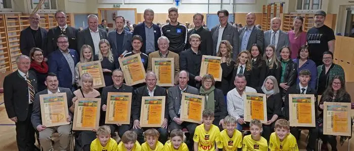 Die Preisträger des Innovationspreises in der Kategorie Lebenskraft mit Vertretern des Steirischen Vulkanlandes und Gästen der Preisverleihung