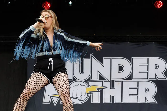 Linnea Vikström ist die Frontfrau der schwedischen Hard-Rock-Band 