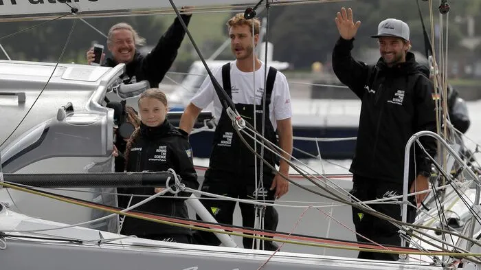 Die Hochseeyacht "Malizia II." mit der 16-jährigen Greta Thunberg an Bord lief am Mittwochnachmittag vom Hafen der britischen Stadt Plymouth aus. Die Überfahrt wird voraussichtlich zwei Wochen dauern.