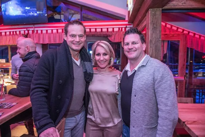 Ebenfalls im VIP-Raum der Tenne bei Christian Steiner (rechts) gesichtet: der ehemalige Tormanntrainer und nunmehrige Politiker Otto Konrad