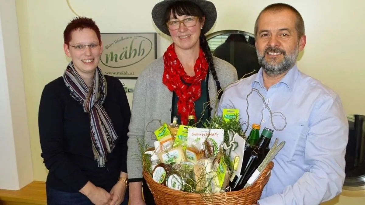 Der scheidende Geschäftsführer Josef Fuchs, Obfrau Karina Neuhold und die neue Geschäftsführerin Martina Sailer