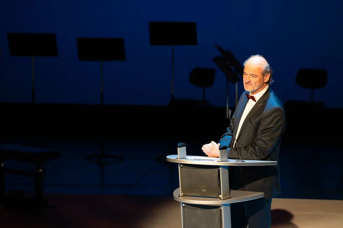 Senatsvorsitzender Wolfgang Hattinger: "Die Auszeichnung soll dafür sorgen, die Arbeit Maria Kolesnikowas zu ehren und dafür zu sorgen, dass ihr Opfer nicht in Vergangenheit gerät." Bereits 2021 wurde Kolesnikowa gemeinsam mit ihren politischen Mitstreiterinnen Swetlana Tichanowskaja und Veronika Zepkalo vom Styria-Verlag mit dem Fritz-Csoklich-Preis ausgezeichnet.