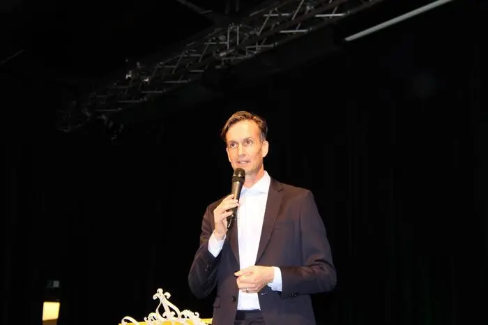 Manfred „Cook“ Koch von Egon 7 führte durch den Abend