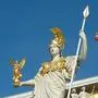 APA13563222 - 05072013 - WIEN - ÖSTERREICH: Die Statue der Pallas Athene vor dem Parlamensgebäude auf der Wiener Ringstrasse, aufgenommen am Freitag, 5. Juli 2013, Am 29. September wird in Österreich ein neuer Nationalrat gewählt. APA-FOTO: ROLAND SCHLAGER