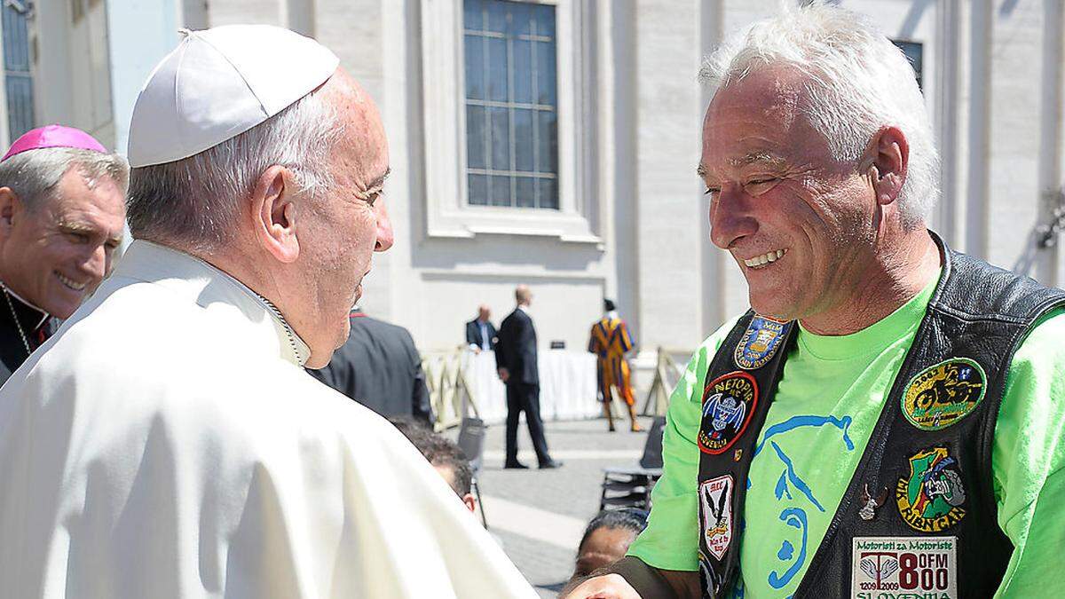 Johann Pandel durfte Papst Franziskus die Hand schütteln. Er sprach mit ihm sogar kurz auf Deutsch 