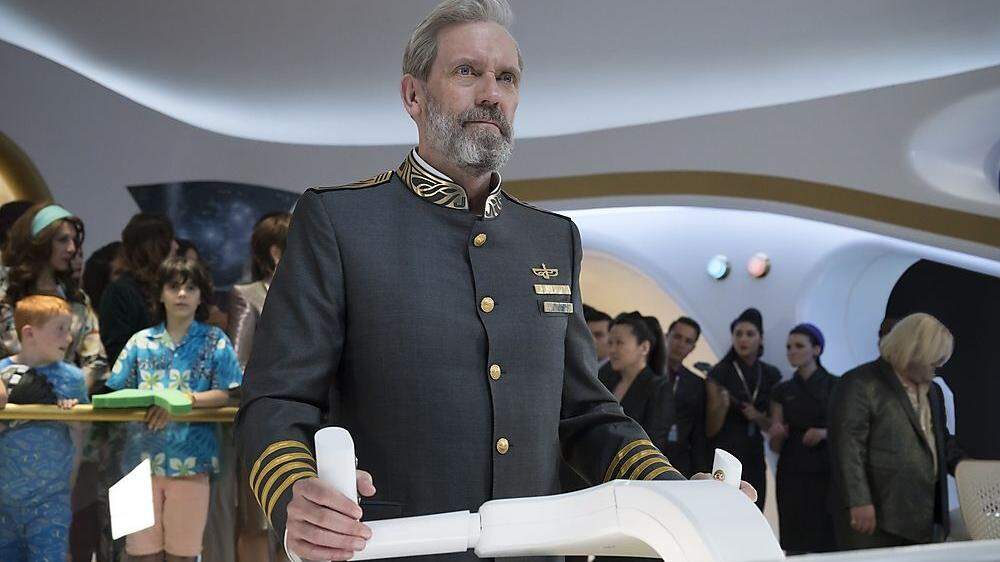 Hugh Laurie schlüpft in &quot;Avenue 5&quot; in die Rolle eines Raumschiff-Traumschiff-Kapitäns