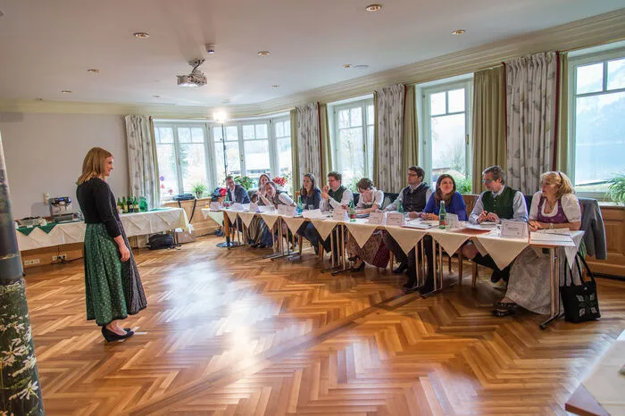Am Samstag stellten sich jene Damen, die sich für das Casting qualifiziert haben, einer Jury. Wer Hoheit wird, entscheidet sich unter anderem in einem Online-Voting.