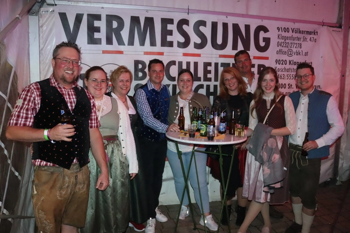 Schüler und Absolventen feierten Mittwochabend gemeinsam beim Goldbrunnhofer Frühlingsfest.