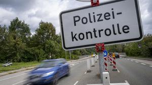 Die Polizei erwischte im Bezirk St. Veit einen Autolenker, der mit einer Totalfälschung statt eines echten Führerscheins unterwegs war