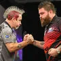 Peter Wright (links) und Michael Smith spielen im Ally Pally um den WM-Titel