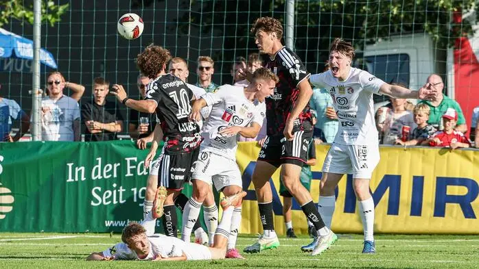Zumindest in der ersten Hälfte war das Spiel umstritten