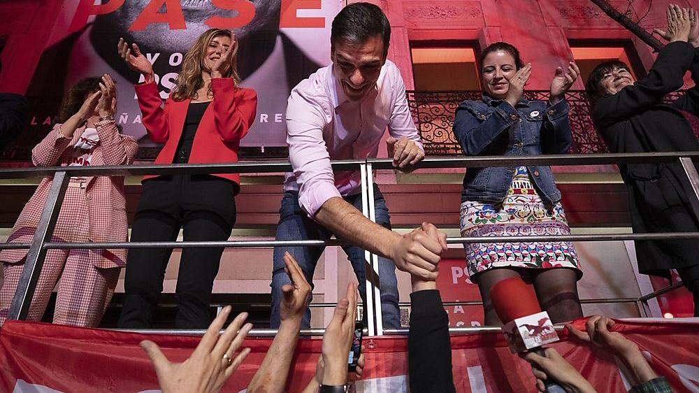 Der spanische Ministerpräsident Pedro Sanchez hat mit seinen Sozialisten die Parlamentswahl klar gewonnen