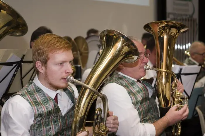 Auf den Nachwuchs wurde nicht vergessen, das Jugendblasorchester unter Kapellmeister Patrick Maier gab zwei Stücke zum Besten und spielte noch eine Zugabe.