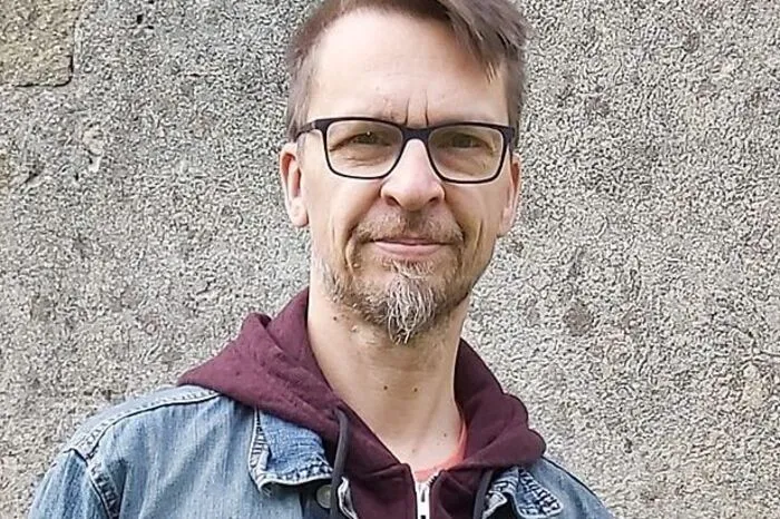„Aufgrund meines beruflichen Wechsels in die Selbstständigkeit konnte ich dieses Jahr nur wenig sparen. Meine bevorzugten Spartechniken sind Wertpapierfonds und Bausparer, weiters lege ich monatlich bauintern einen Betrag zur Seite.“