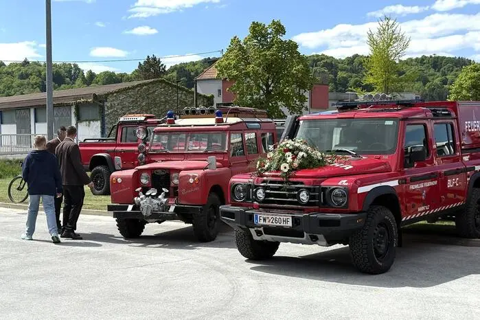 Das neue allradbetriebene Berglandlöschfahrzeug (BLF-C) basiert auf einem Ineos Grenadier Quartermaster Fahrgestell.