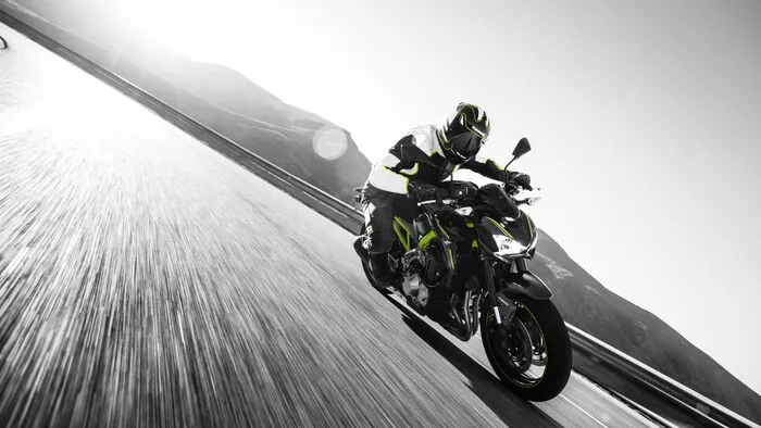 Das japanische Wort „Sugomi“ bedeutet so etwas wie Unheimlichkeit: Das spürt man im scharfen Design der neuen Kawasaki Z900