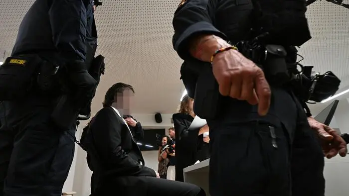 Dem Angeklagten drohen zehn bis 20 Jahre oder lebenslange Haft