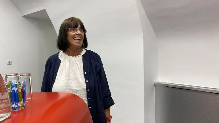 "Ich male schon seit Jahrzehnten. Für die Ausstellung habe ich Bilder ausgewählt, die in letzter Zeit entstanden sind", erzählt die Feldbacher Malerin Herta Haas bei der Eröffnung ihrer Ausstellung im Regionalbüro der Kleinen Zeitung in Feldbach.