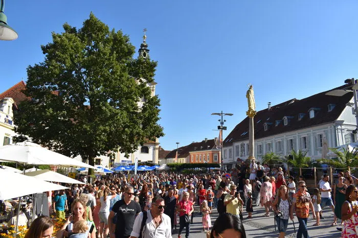 Doch auch der Rest des Programmes konnte etwa mit Auftritten der Hartberger Stadtkapelle und Stargast Fabio Allman bei den zahlreichen Besuchern und Besucherinnen punkten.