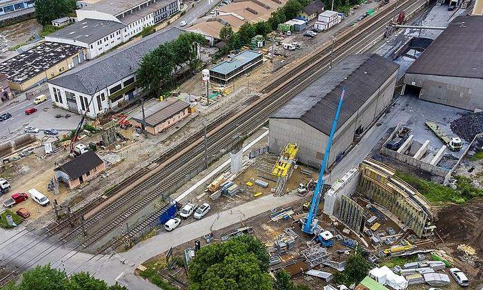 Die Modernisierung des Bahnhofs Wartberg, der um 50 Millionen Euro erneuert wird, schreitet zügig voran